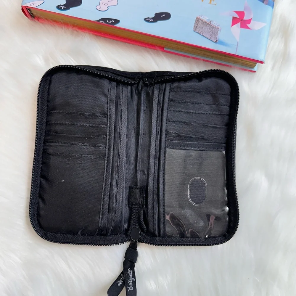 Vera Bradley Black and Cream Wallet - Picture 4 of 13
